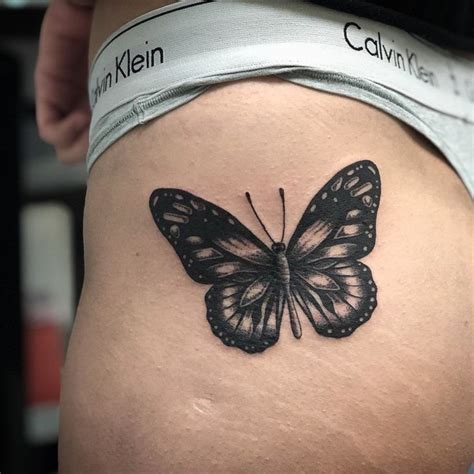 Tatuagem no bumbum: 85 inspirações de apaixonar